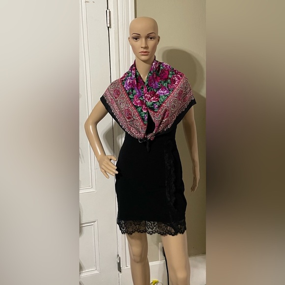 Yves Saint Laurent Floral Patterned Cotton Scarf - Picture 8 of 8